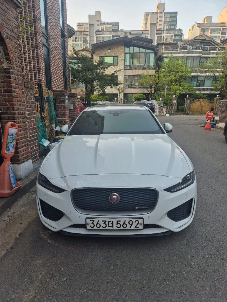 제규어 20년식 xe r dynamic 이미지