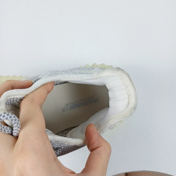 아디다스/이지부스트 350 V2 스태틱 리플렉티브/라덴 이미지