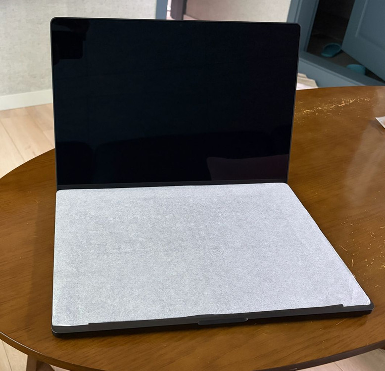 맥북프로16인치 m5pro 1TB 24gb 스블 이미지