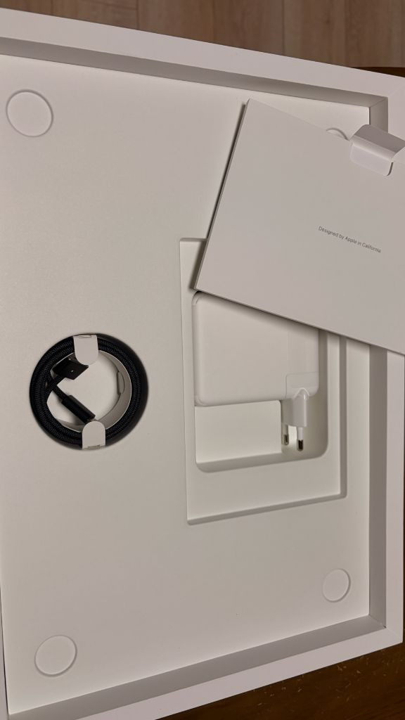 맥북프로16인치 m5pro 1TB 24gb 스블 이미지