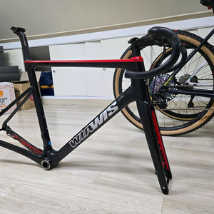 위아위스 래디컬 프레임 L 56 사이즈 이미지