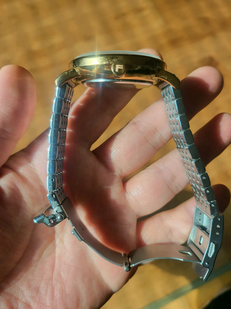 포체 문페이즈 금장시계 이미지