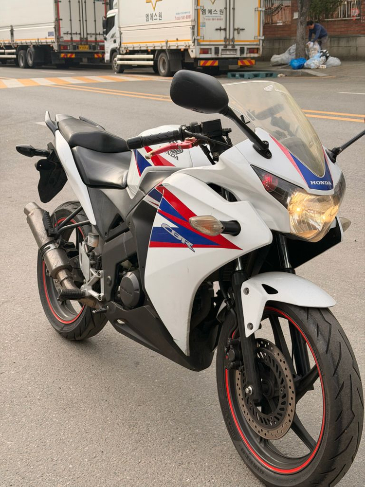 cbr125 12연식 배기튜닝 판매합니다 이미지