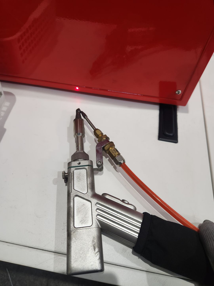 레이저 용접 이미지