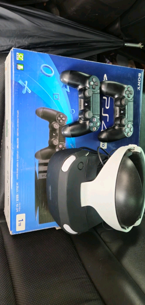 ps4 pro+VR 헤드셋3번세트 +패드4개 이미지