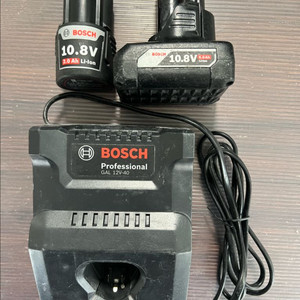 보쉬 12v 충전기, 배터리 2개 이미지