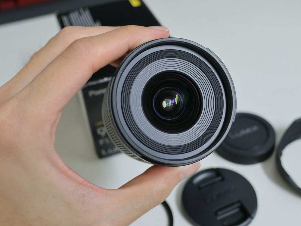 파나소닉 라이카 9mm F1.7 렌즈 이미지