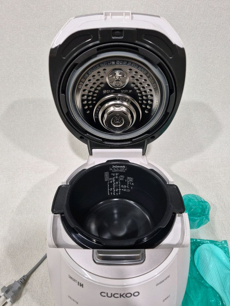 쿠쿠 IH 6인용 압력 밥솥 CRP-DHS0610FW 이미지