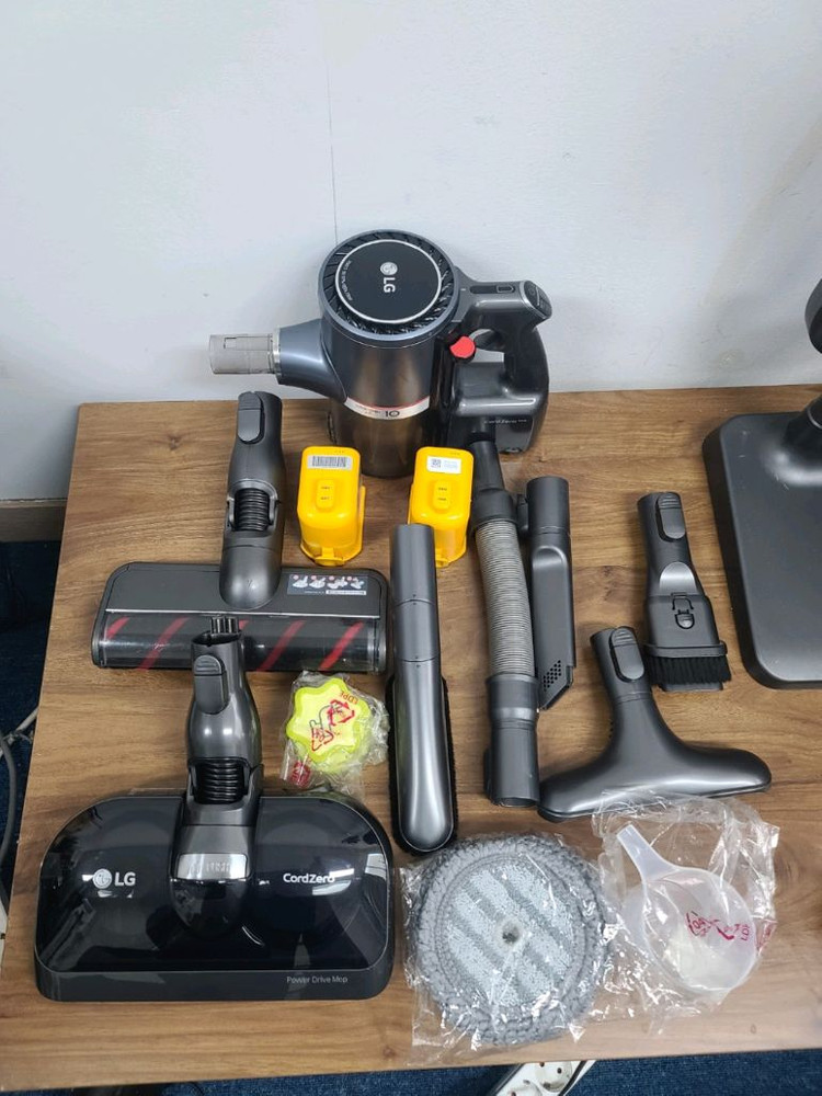 LG 코드제로무선청소기 A9S A9700IK(A급,삼성배터리교체 59분&56분 작동,물걸레키트포함,전체 청소완) 이미지