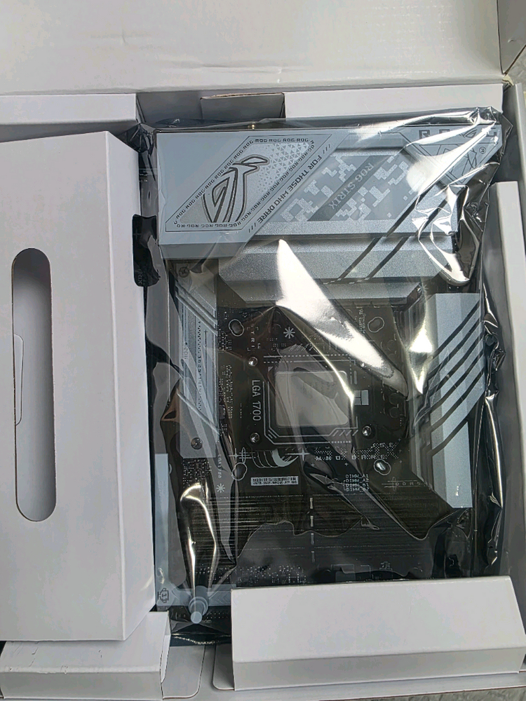 14600kf + asus rog strix b760-g 보드 일괄 팝니다. 이미지