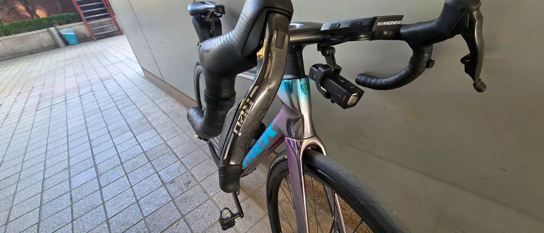 트렉 마돈 SLR 9 AXS E1 M사이즈 P1 8세대 (인터스텔라 컬러) 가격 인하 이미지