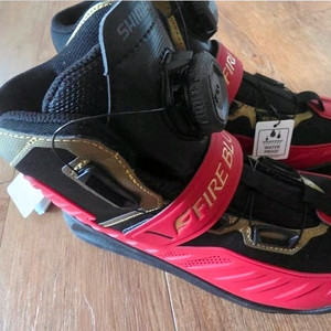 시마노 리미티드 프로 고어텍스 보아 슈즈 펠트화 FS-175U(275사이즈) 이미지