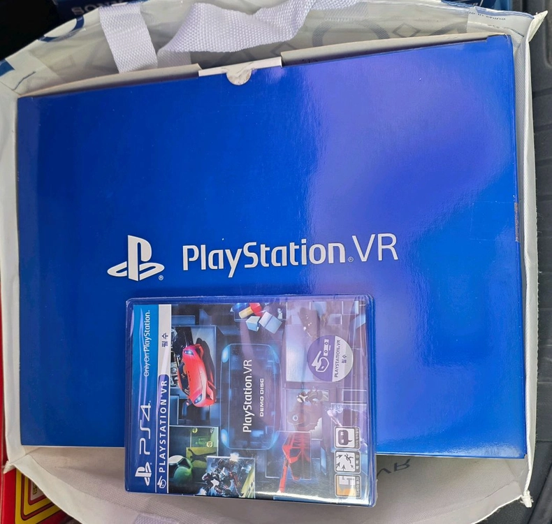 ps4 vr 1세대 3번세트 개봉확인 미사용품 판매합니다 - 안심되는 중고거래