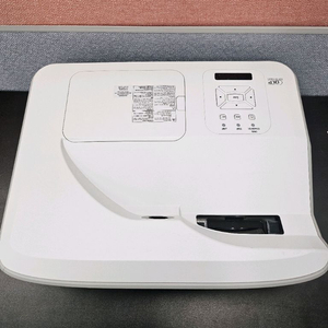 초단초점 빔프로젝터 UT400WI 빔프로젝트 이미지