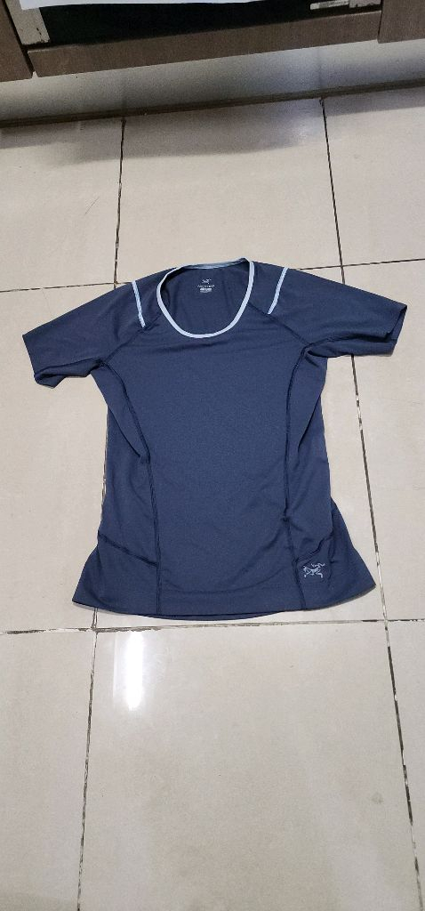 몬츄라 여성 후드 바람막이 M/ 아크테릭스 여성 집업 이미지