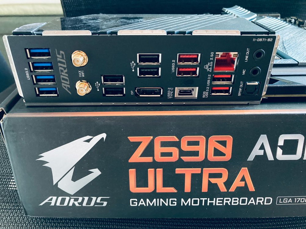 기가바이트 z690 AORUS ULTRA D5 메인보드 이미지