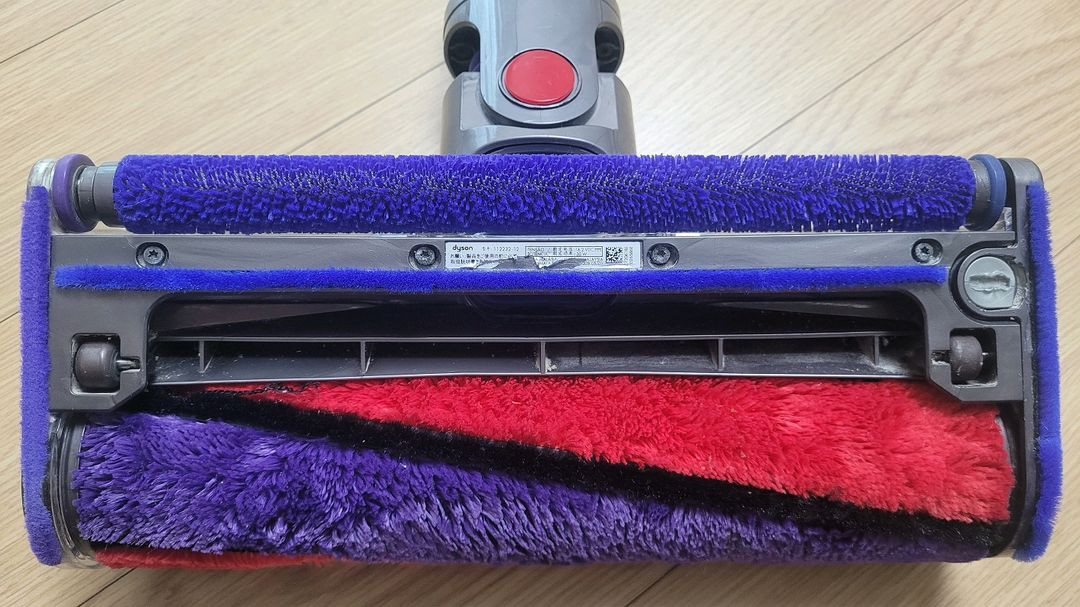 깨끗하게 세척한 다이슨 무선 청소기 V8(26분 연속동작) 이미지