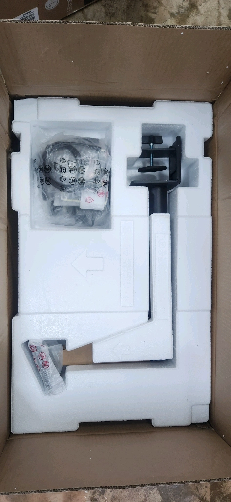 LG UltraFine 32UN880 4K모니터 (박스만개봉) 이미지