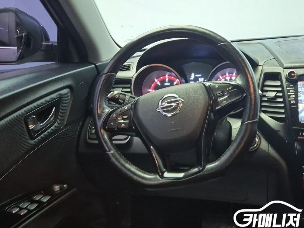 [KG모빌리티(쌍용) ]티볼리 에어 4WD 디젤 1.6 IX 플러스 패키지 (5인승) #불경기세일 이미지