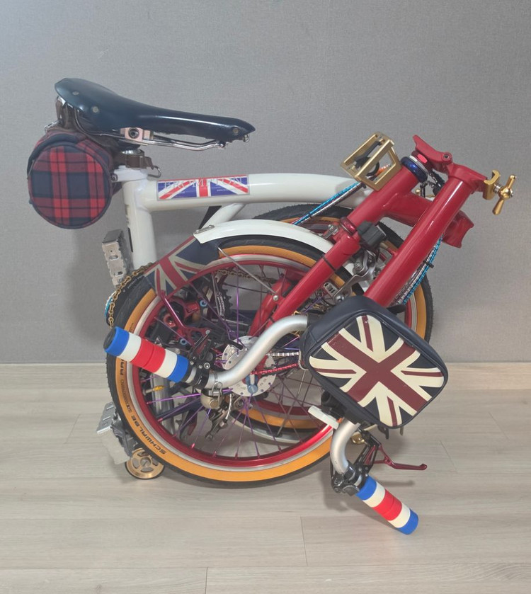 브롬톤 쥬빌리리미티드에디션 한정판 팝니다 이미지