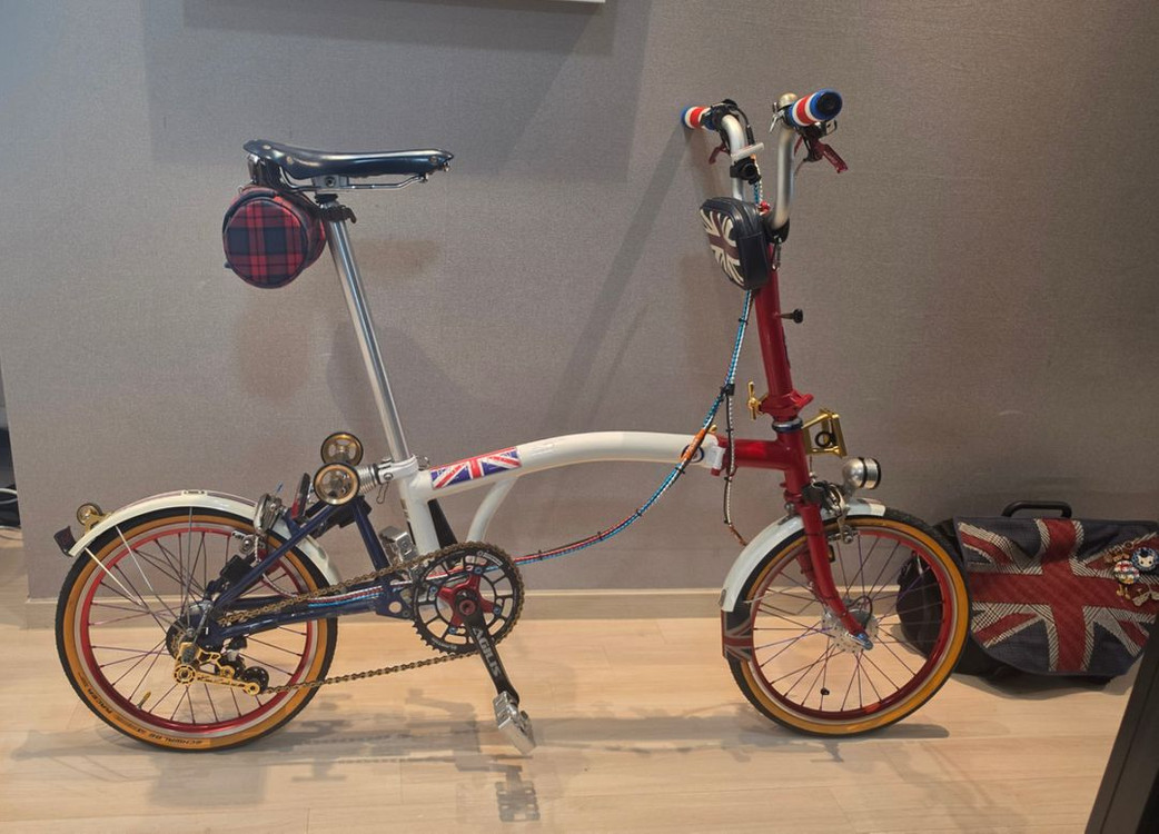 브롬톤 쥬빌리리미티드에디션 한정판 팝니다 이미지