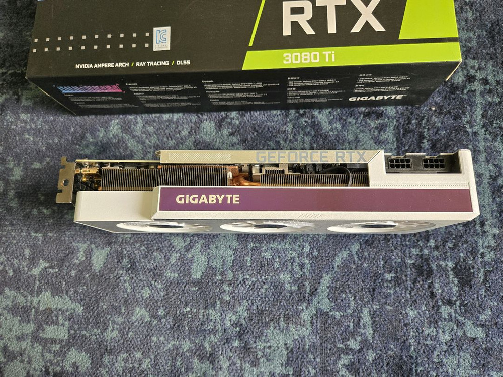기가바이트 RTX 3080 Ti 비전 OC 12GB (화이트) 이미지