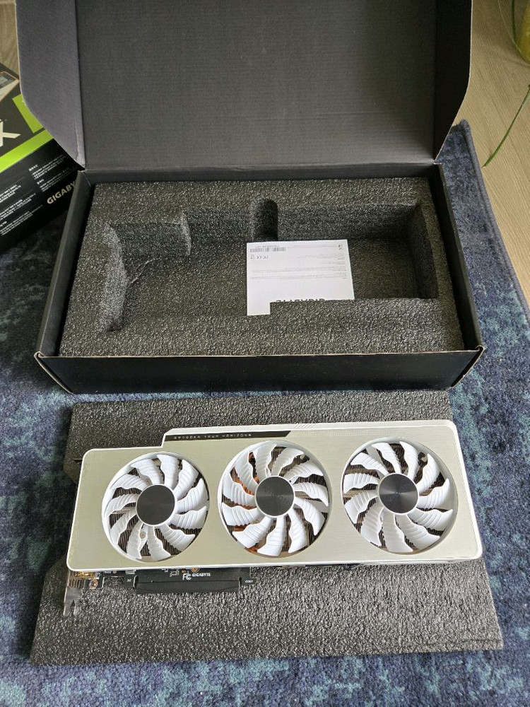 기가바이트 RTX 3080 Ti 비전 OC 12GB (화이트) 이미지
