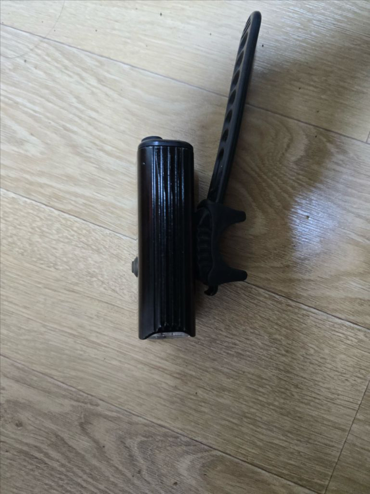 리자인 1300xxl 자전거 전조등 이미지