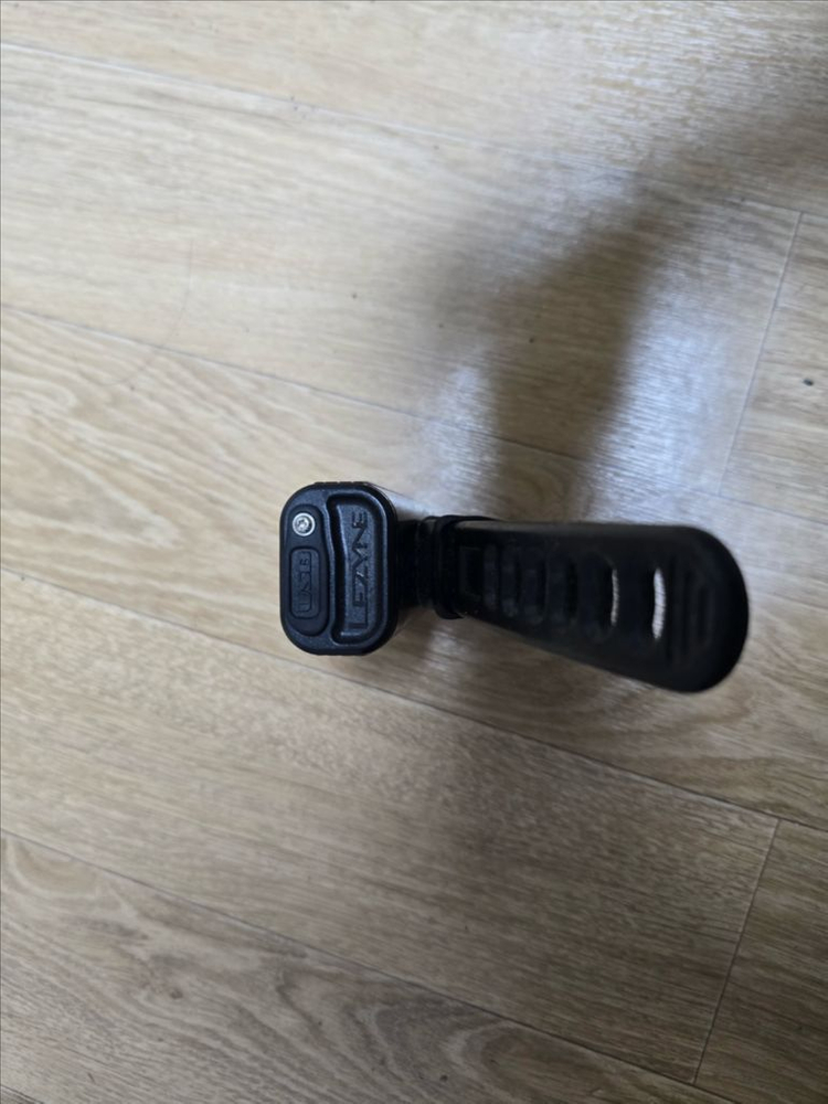 리자인 1300xxl 자전거 전조등 이미지