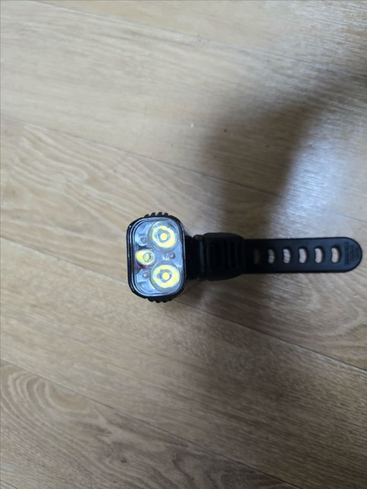 리자인 1300xxl 자전거 전조등 이미지