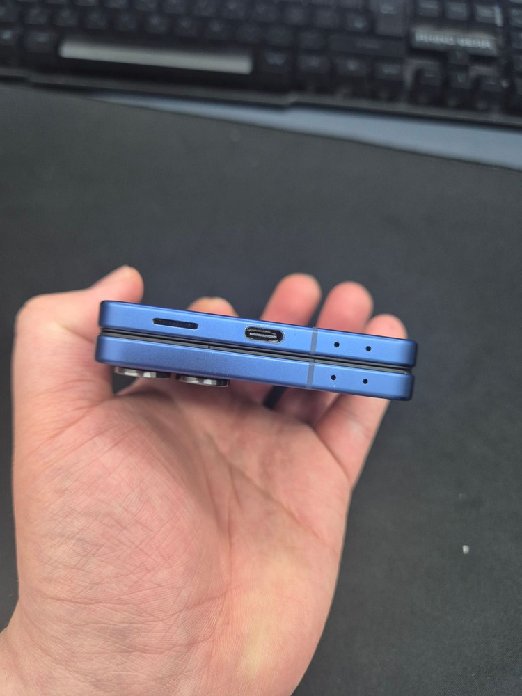 갤럭시 Z플립7 네이비 512G 이미지