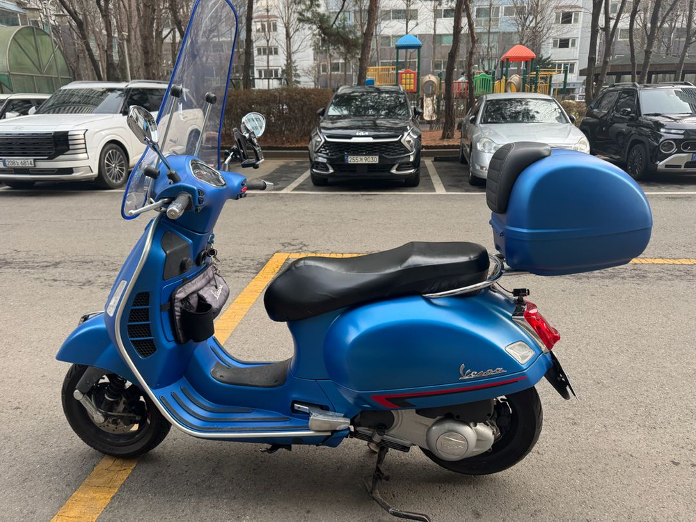 가격 인하 베스파 gts300 슈퍼테크 스포츠 맷블루 판매합니다. 이미지