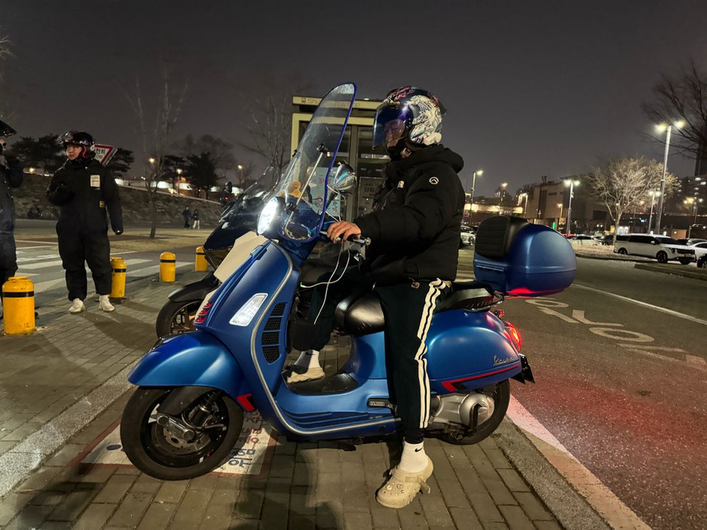 가격 인하 베스파 gts300 슈퍼테크 스포츠 맷블루 판매합니다. 이미지