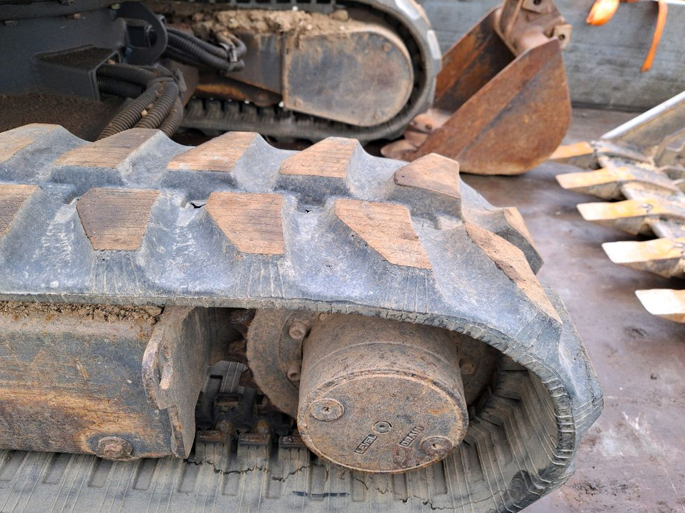 볼보 미니 굴삭기 EC15B 이미지