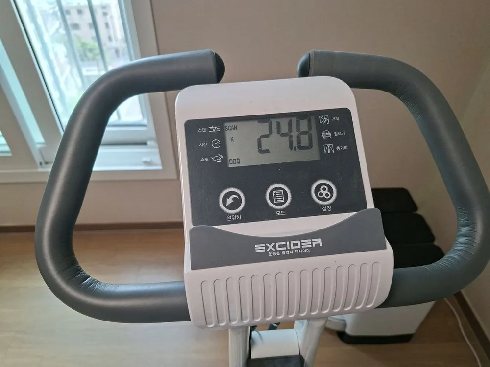 접이식 실내자전거 이미지