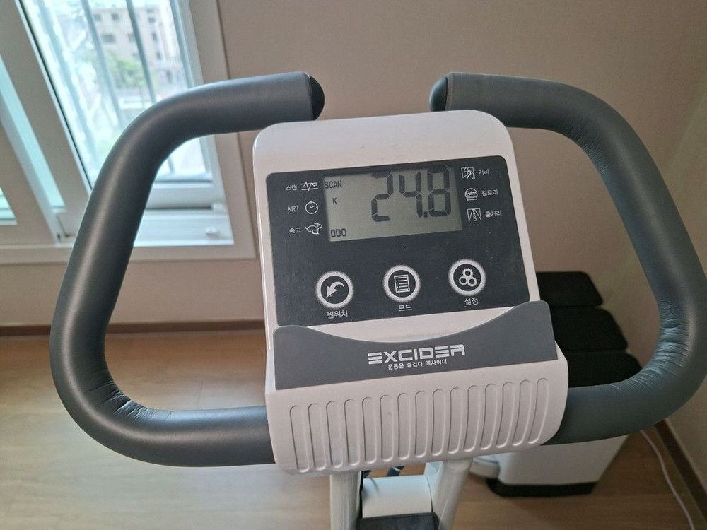 접이식 실내자전거 이미지