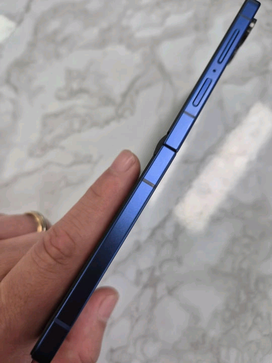 갤럭시 Z플립7 512GB 네이비 팔아요 이미지