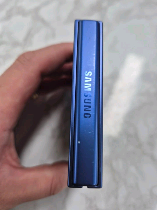 갤럭시 Z플립7 512GB 네이비 팔아요 이미지