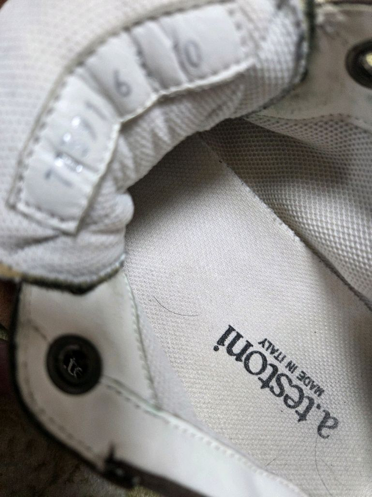 아.테스토니 스니커즈260 이미지