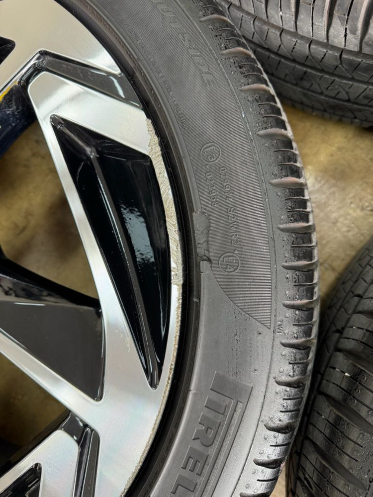 쏘나타 디 엣지 18인치 순정휠타이어 팝니다 이미지