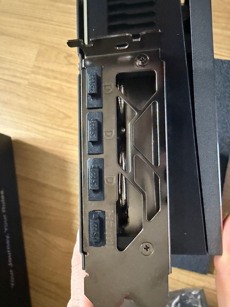 RTX 5080 뱅가드 이미지