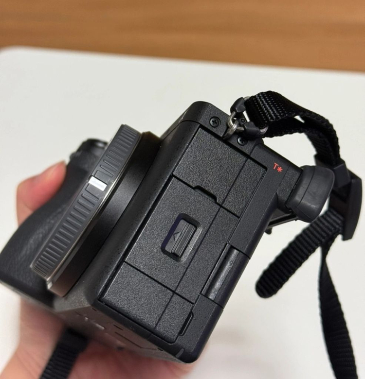 소니 a6700 바디 이미지