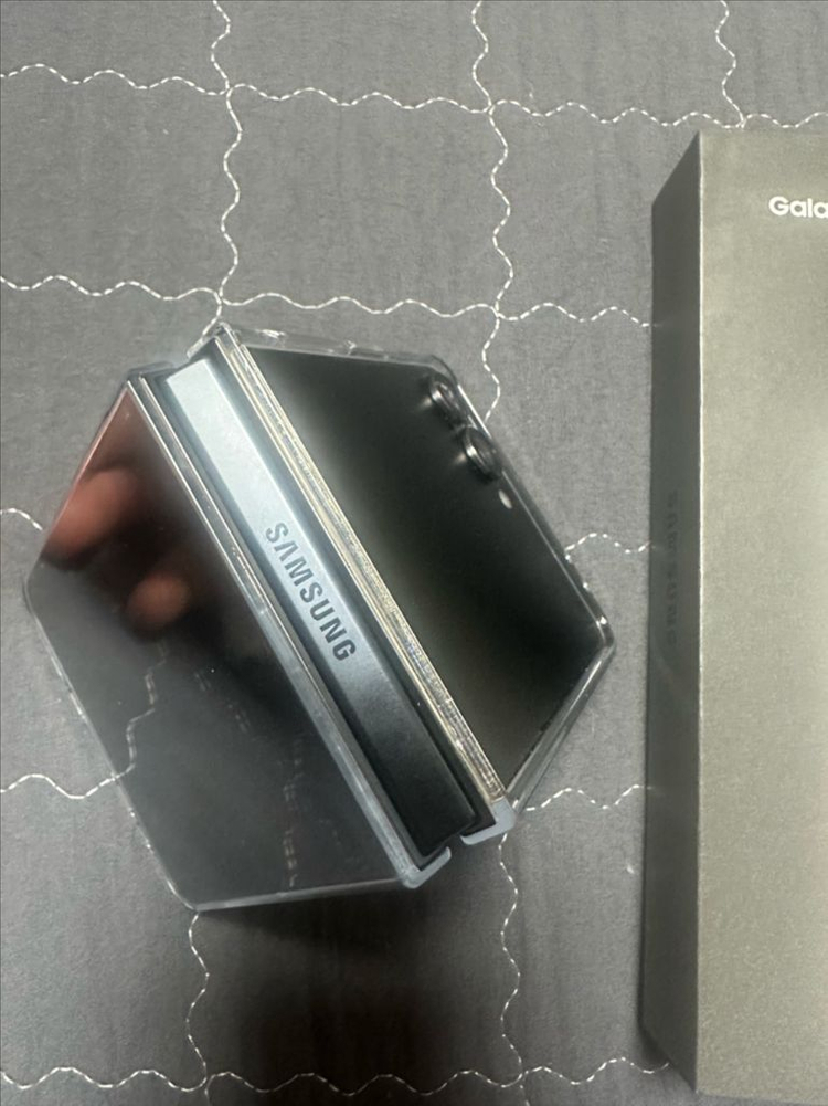 갤럭시 Z플립7 512GB 박스 이미지