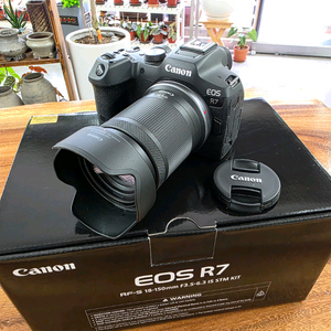 미러리스 카메라 + 18-150mm 렌즈 세트