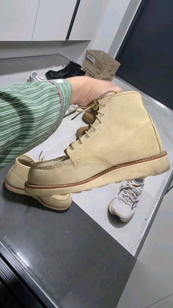 레드윙 여성 3328 7.5b사이즈(245) 판매합니다 이미지