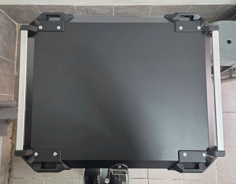 새상품급 알루미늄 탑박스 85L 팝니다. 이미지