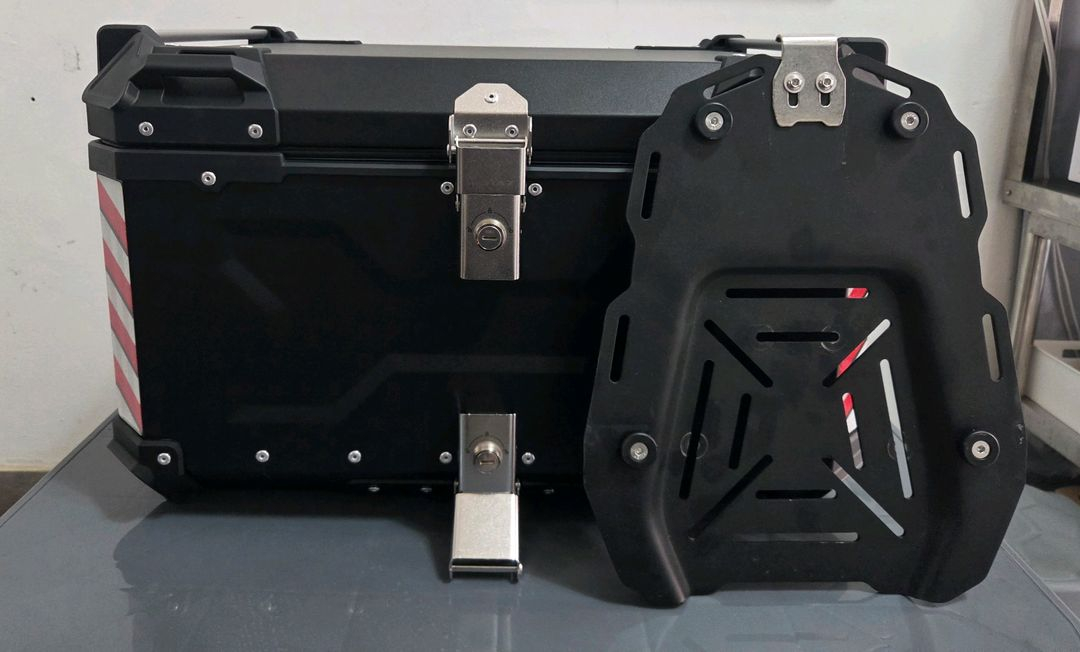 새상품급 알루미늄 탑박스 85L 팝니다. 이미지