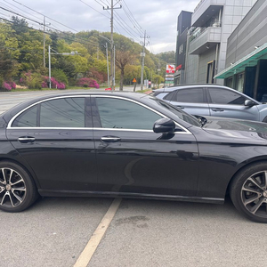 벤츠E클래스 W213 나이트패키지 18인치 휠+타이어 4짝 한대분 팝니다 이미지