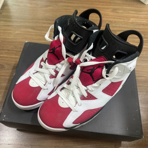 나이키 에어 조던 6 레트로 카마인 270 이미지