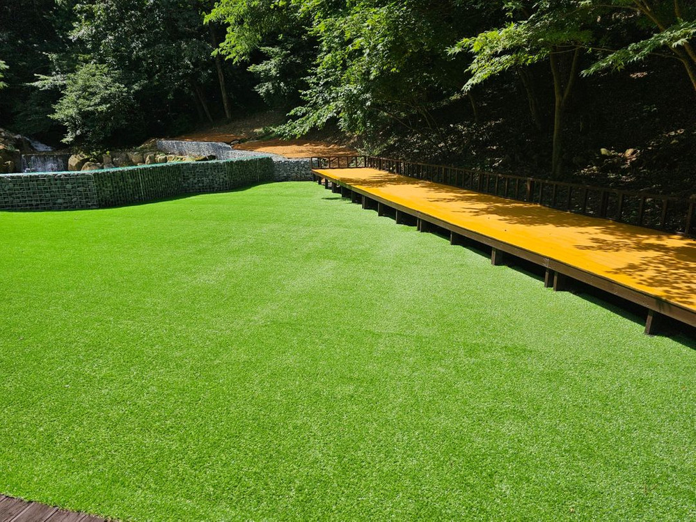 테라스 베란다 야외인조잔디 가성비인조잔디 프리미엄인조잔디 이미지